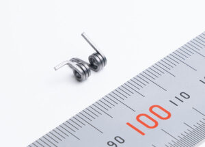 小型ダブルトーション渦巻バネ